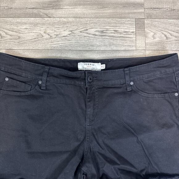 Torrid High Rise Frayed Hem Denim Jean Shorts Black sz 18 - Picture 2 of 4